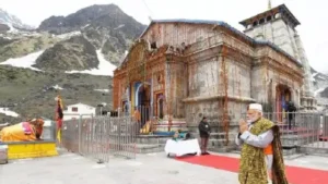 आंखों के चेकअप के लिए अस्पताल जा रही मैक्स खाई गिरी,11 यात्री घायल