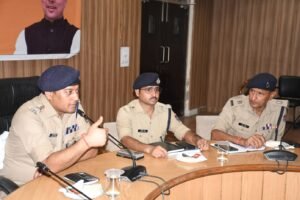 कांवड़ यात्रा के अनुभवों पर अधीनस्थों के साथ एसएसपी ने लिया फीडबैक, प्रशंसनीय ड्यूटी करने पर 42 पुलिसकर्मियों को किया सम्मानित