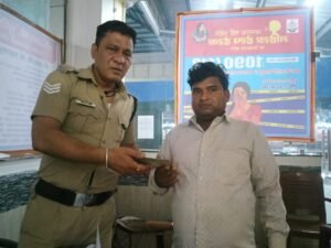 जीआरपी द्वारा रेलवे स्टेशन योगनगरी पर भोलो के खोये मोबाईल बरामद कर उनके सकुशल सुपुर्द किये गये