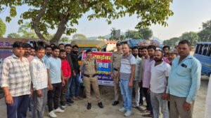 सार्वजनिक स्थानों में सुलभ दृश्य बिन्दु पर साइबर अपराध जागरुकता संबंधित पोस्टर चिपकाए गये