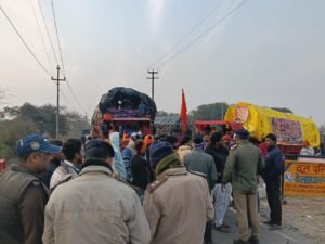 शिव भक्तों का आवागमन धीरे-धीरे बढ़ता हुआ हरिद्वार पुलिस शिव भक्तों को उनके गंतव्य के लिए सकुशल रवाना करते हुए,