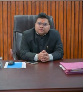 जनपद रुद्रप्रयाग को मिला नया नेतृत्व: नव नियुक्त जिलाधिकारी विशाल मिश्रा ने संभाली जनपद की कमान