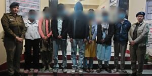 बोर्ड एग्जाम स्कैंडल का खुलासा, 04 युवतियों सहित 07 कथित मुन्ना/मुन्नी धरे