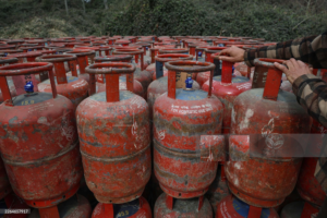 गैस गोदामों में घरेलू गैस सिलेंडरों की पर्याप्त मात्रा उपलब्ध: फिंचा राम चौहान