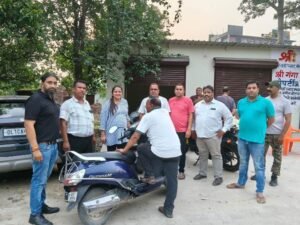 पार्षद आकर्षिका शर्मा ने किया रामानंद कॉलेज मार्ग व कौशिक एन्क्लेव स्थित पार्क का निरीक्षण, मरम्मत जल्द से जल्द पूरा कराने व पार्क की सफाई और झूलों का भी दिया आश्वासन
