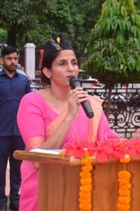 कुंभ मेला कार्यालय में स्वतंत्रता दिवस हर्षोल्लास के साथ मनाया गया