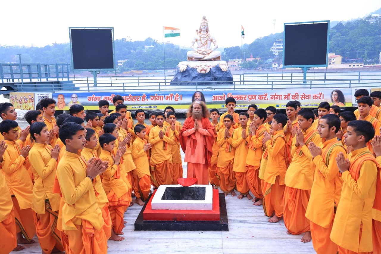 गोस्वामी तुलसीदास जी की जयंती पर परमार्थ निकेतन में श्रीराम भक्ति, मानस वाचन एवं आध्यात्मिक चिंतन का आयोजन