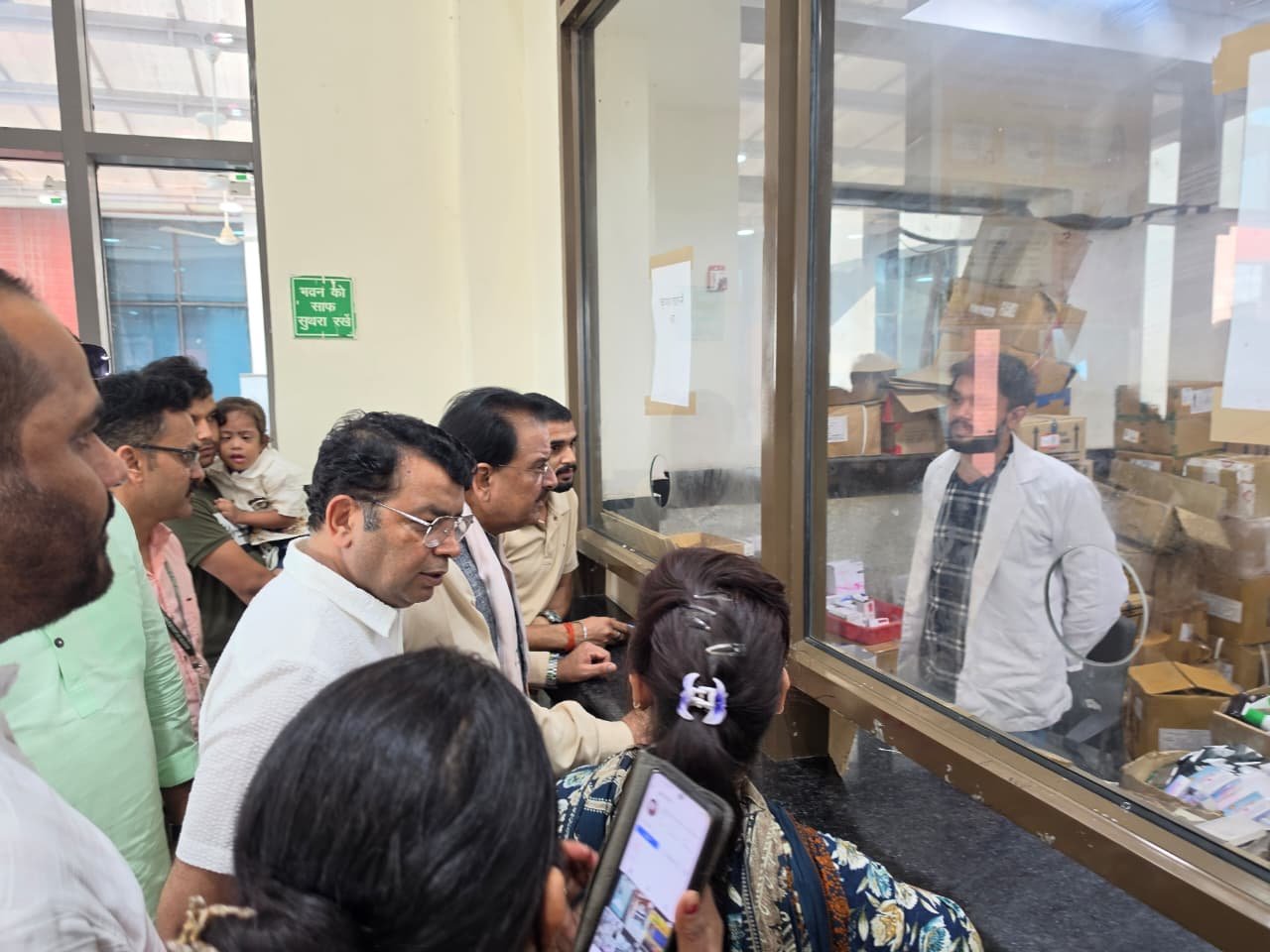 अजय भट्ट ने रूद्रपुर पहुंचकर इएसआईसी हाॅस्पिटल का निरीक्षण किया