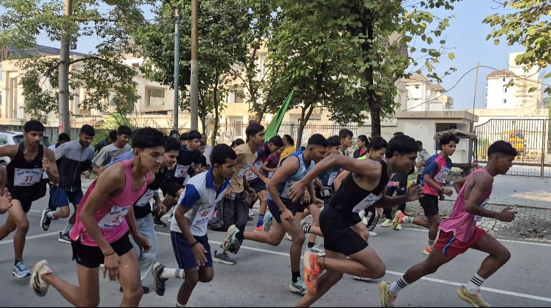 ओपन आयु वर्ग बालक एवं बालिका क्रॉस कंट्री रेस प्रतियोगिता का आयोजन किया गया