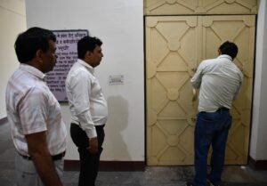 जिलाधिकारी नितिन सिंह भदौरिया ने कोषागार का अर्द्ध वार्षिक निरीक्षण किया