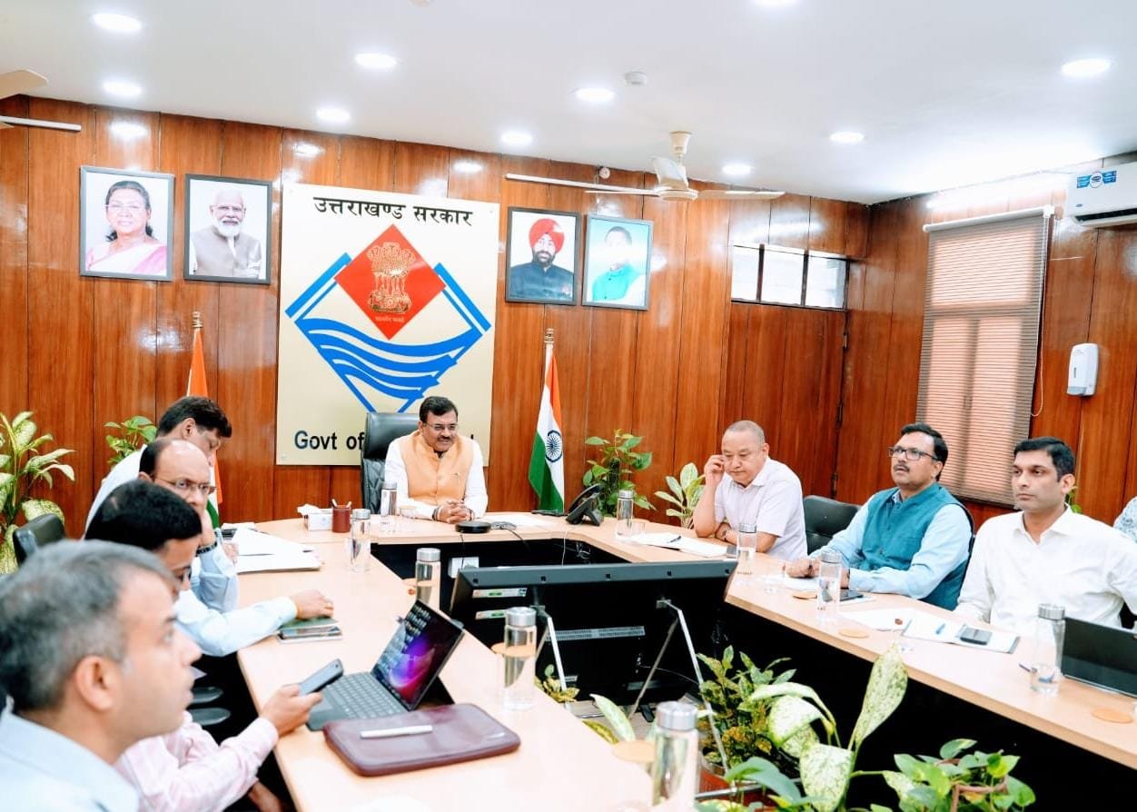 टिहरी झील को ग्लोबल डेस्टिनेषन के रूप में विकसित करने को लेकर मुख्य सचिव ने ली बैठक