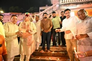 तीर्थ नगरी हरिद्वार के ब्रह्मकुंड हर की पौड़ी में मा गंगा की पूजा अर्चना कर आशीर्वाद का दिया एवं सेवा संकल्प अभियान का प्रभारी मंत्री सतपाल महाराज ने किया शुभारंभ