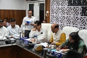 नई टिहरी के मेडिकल स्टोर्स का संयुक्त टीम ने किया औचक निरीक्षण