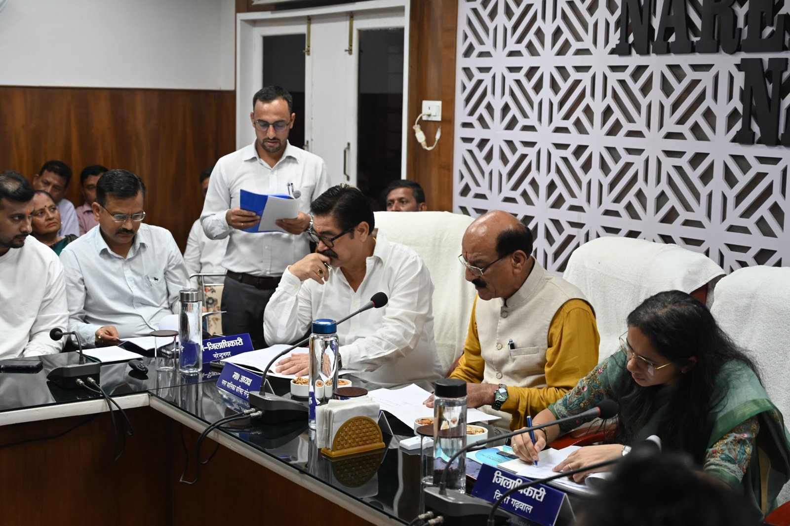 नई टिहरी के मेडिकल स्टोर्स का संयुक्त टीम ने किया औचक निरीक्षण