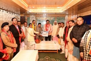 मुख्य सचिव आनंद बर्धन ने गंगोत्री धाम में की पूजा-अर्चना, व्यवस्थाओं का लिया जायजा