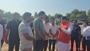 मुख्यमंत्री ने सुनीं जनसमस्याएं, अधिकारियों को दिए त्वरित समाधान के निर्देश