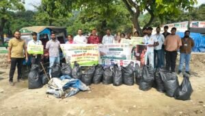 रोडी बेलवाल के रावण मैदान में चला स्वच्छता अभियान, 45 बैग कचरा किया एकत्र
