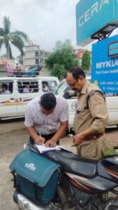 स्कूलों की छुट्टी के समय हरिद्वार पुलिस का विशेष चेकिंग अभियान