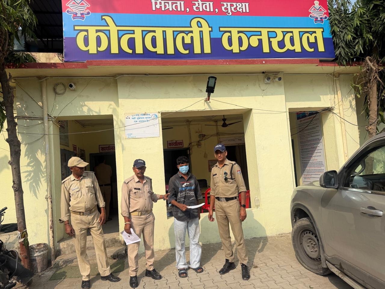 ऑपरेशन प्रहार 01आरोपित अवैध चाकू के साथ धर दबोचा