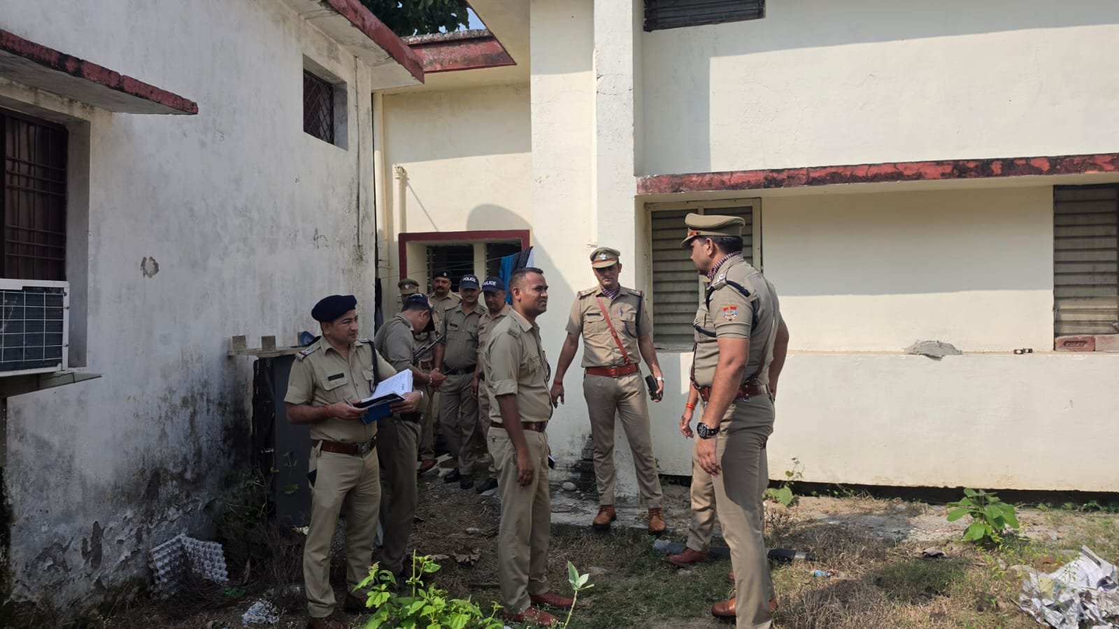 औचक भ्रमण पर पहुंचे एसपी सिटी, कोतवाली श्यामपुर का किया छमाई निरीक्षण
