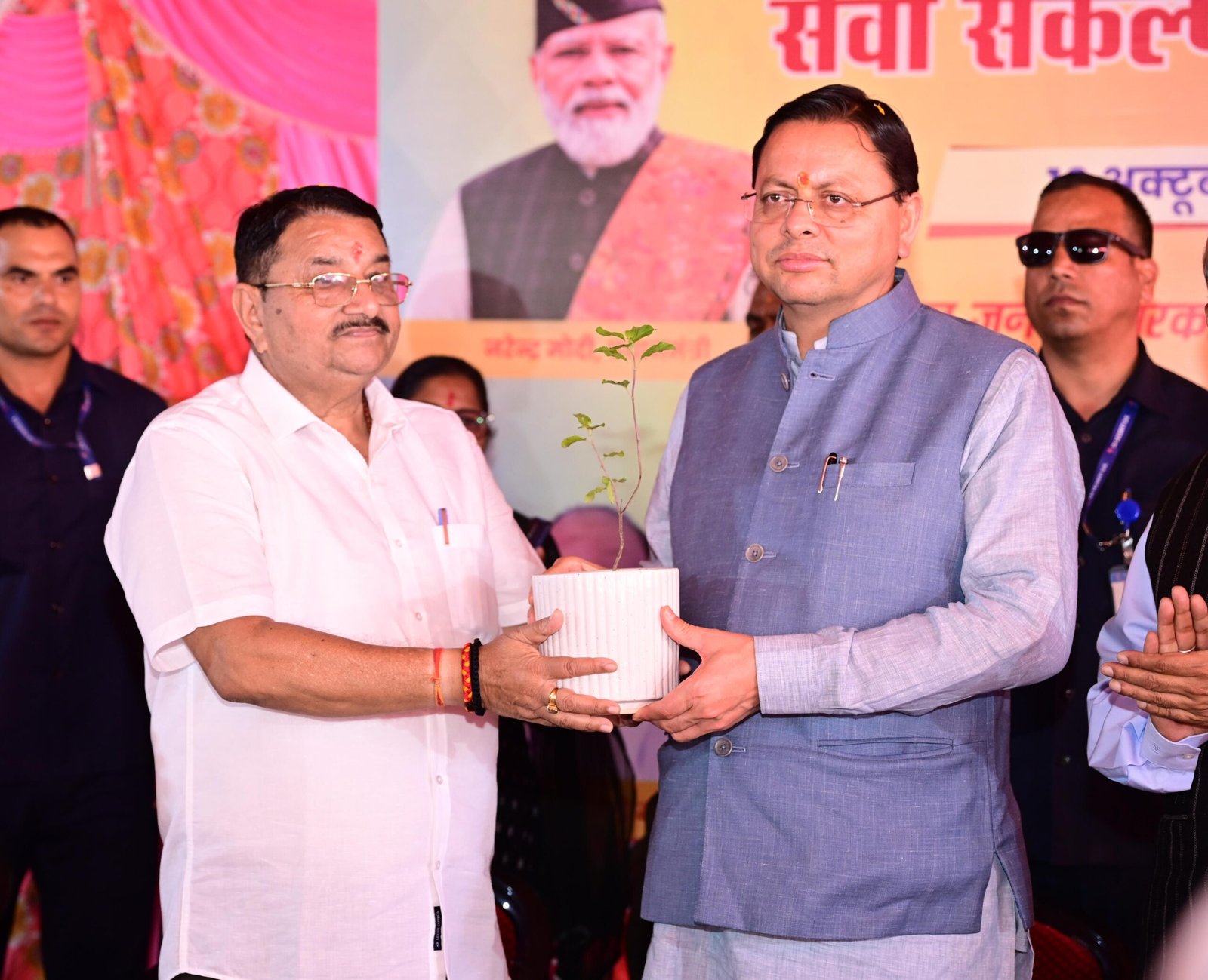 जनसमस्याओं का समयबद्ध समाधान सुनिश्चित करें अधिकारी, लोगों को बार-बार कार्यालयों के चक्कर न लगाने पड़ें : मुख्यमंत्री