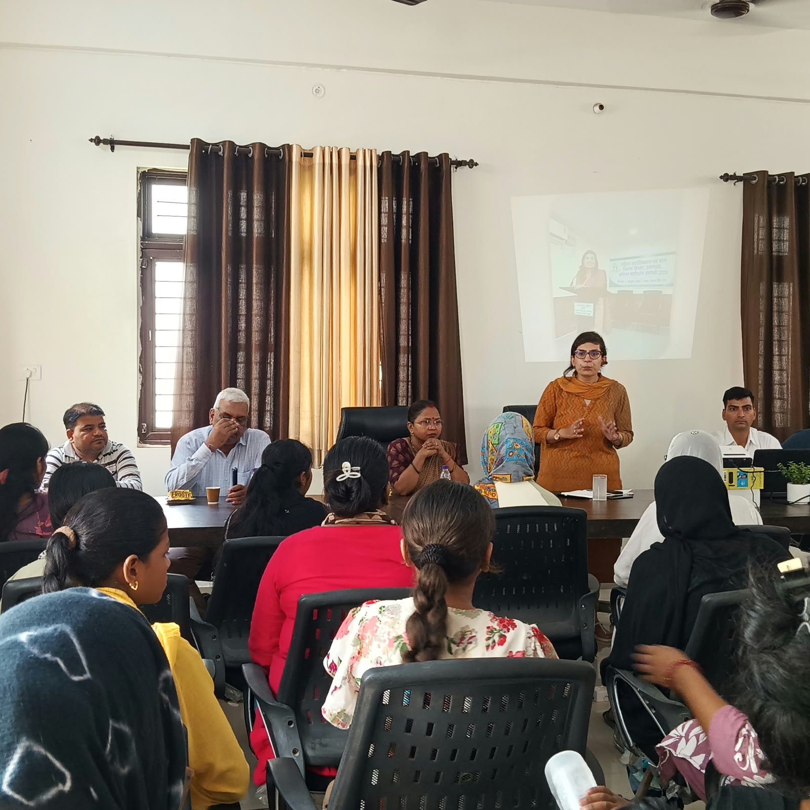 पढ़ायी छोड़ने वाले बच्चों के करियर व मार्गदर्शन एवं प्रेरणा संगोष्ठी का आयोजन किया गया