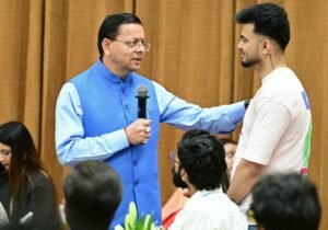 मुख्यमंत्री धामी ने सोशल मीडिया कंटेंट क्रिएटर्स से किया संवाद, उत्तराखंड की संस्कृति, परंपराओं और स्थानीय उत्पादों को वैश्विक पहचान दिलाने का किया आह्वान
