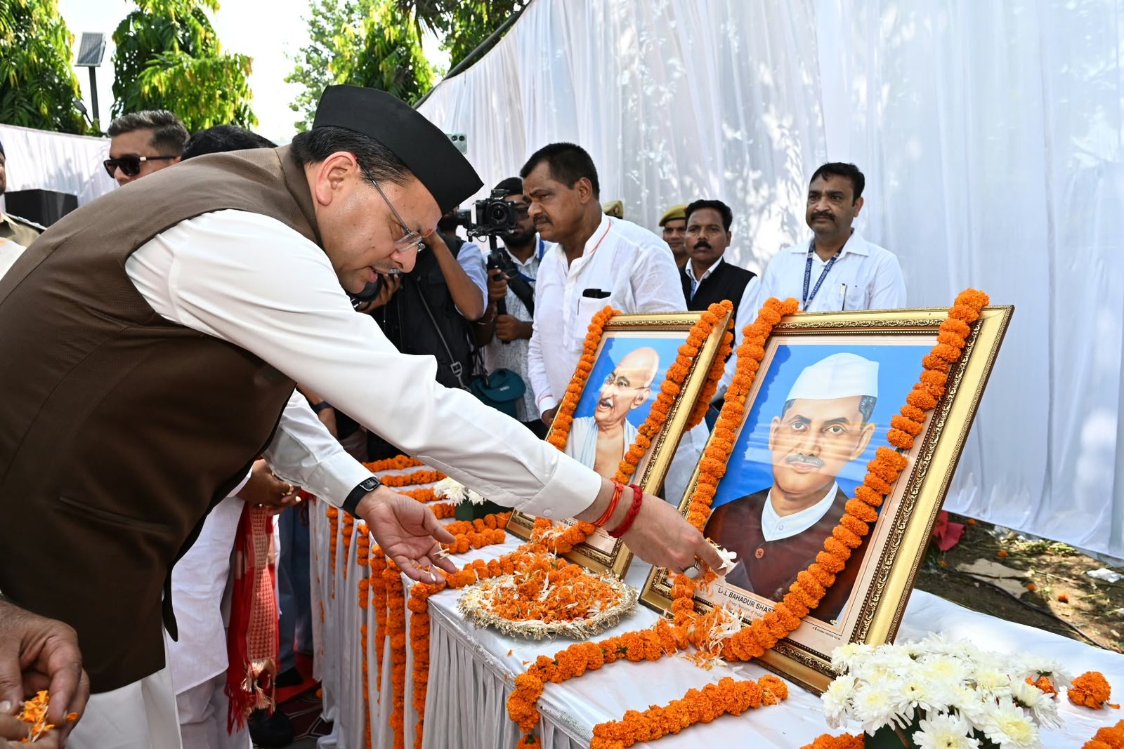 रामपुर तिराहा के अमर बलिदानियों को मुख्यमंत्री श्री पुष्कर सिंह धामी ने दी श्रद्धांजलि