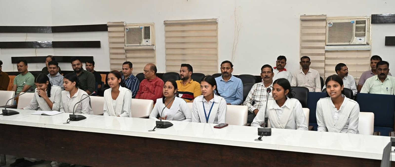 राष्ट्रपिता महात्मा गांधी तथा देश के पूर्व प्रधान मंत्री स्व0 लाल बहादुर शास्त्री जी की जयन्ती जनपद में धूमधाम से मनाया गया